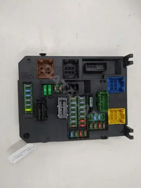 Блок предохранителей 9806687980