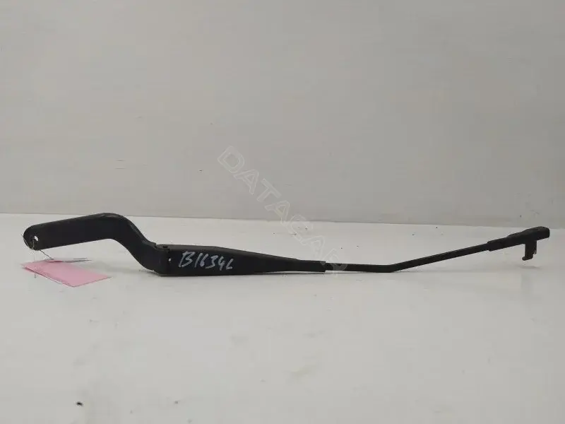 Рычаг стеклоочистителя 3M5117526AB