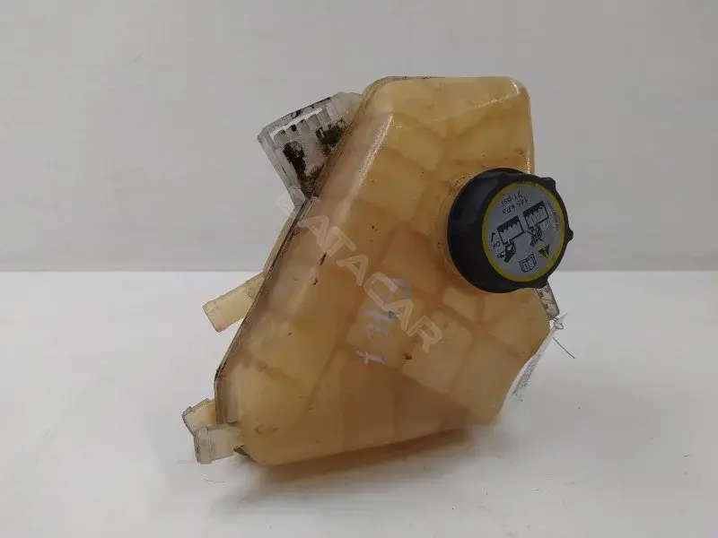 Расширительный бачок 8V218K218A