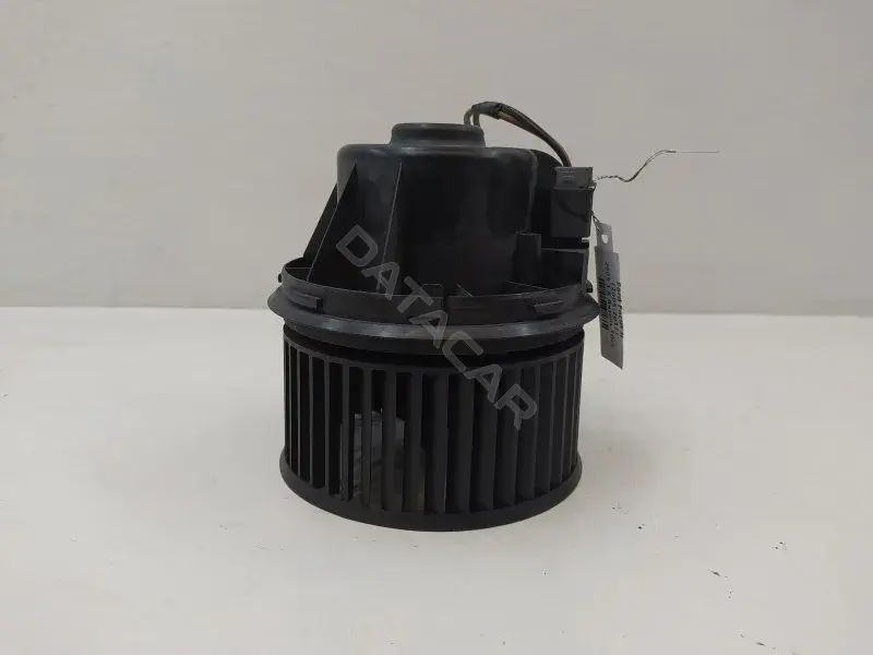 Моторчик печки 3M5H18456EB