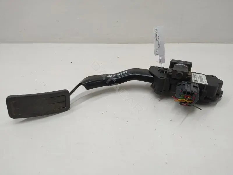 Педаль газа SLC500021