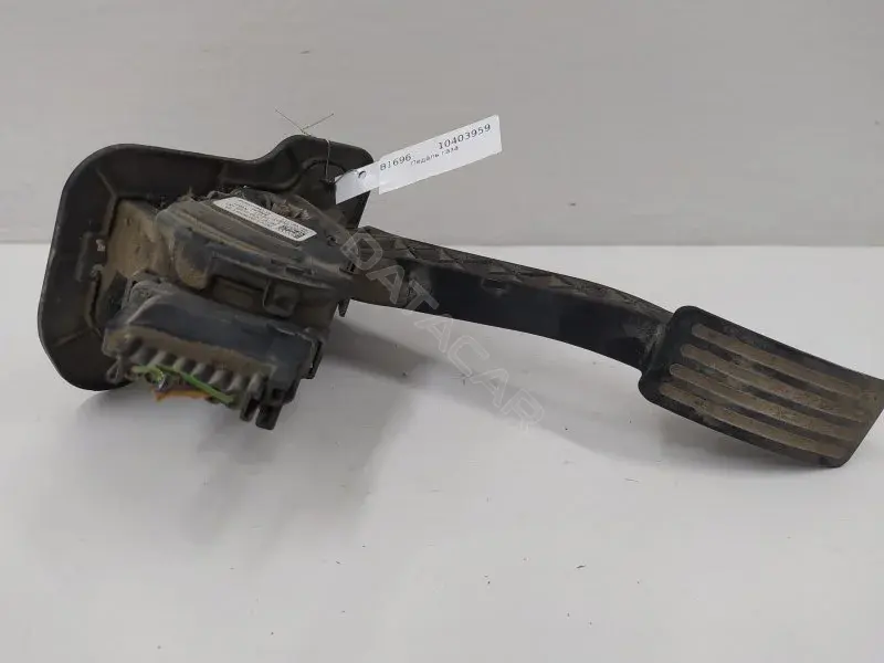 Педаль газа 6C119F836CB