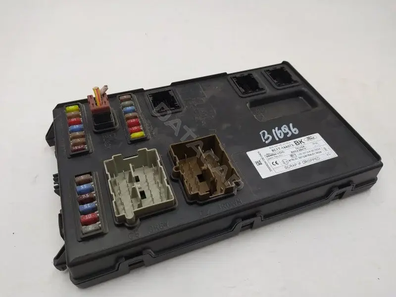 Блок предохранителей 6C1T14A073BK