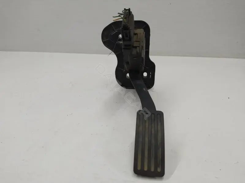 Педаль газа 6C119F836CB