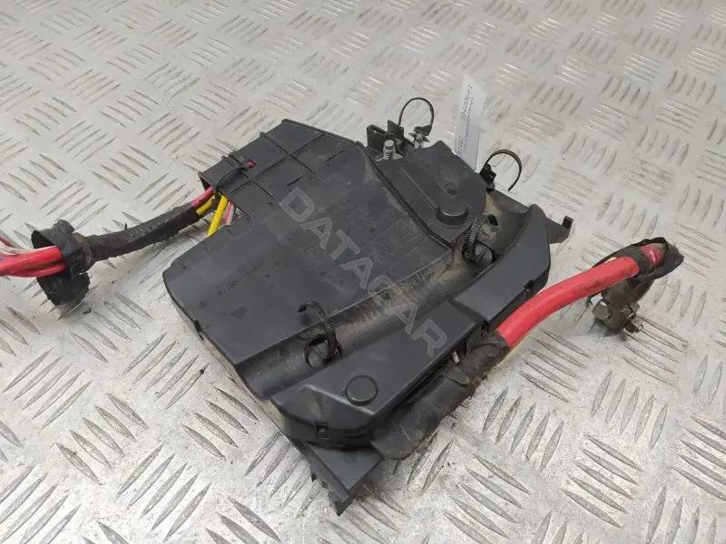 Блок предохранителей AV6T14A067BB