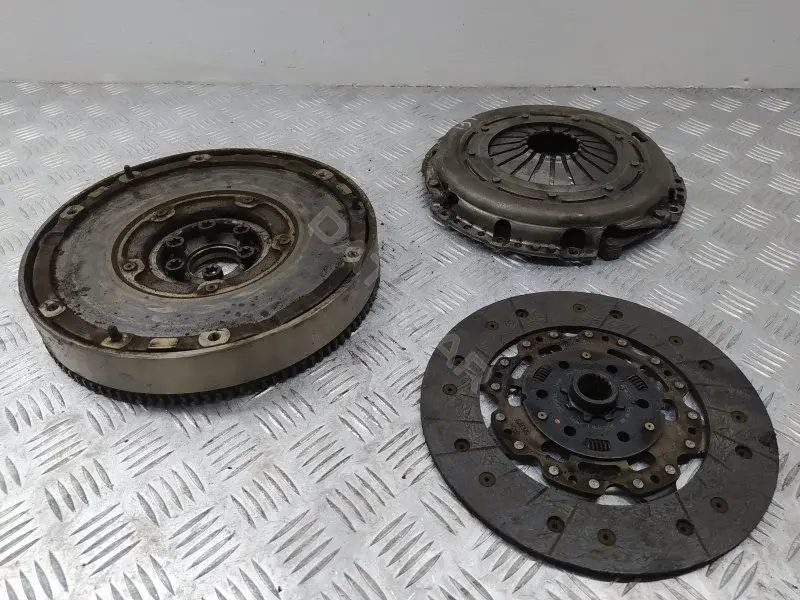 Комплект сцепления AV617563CB