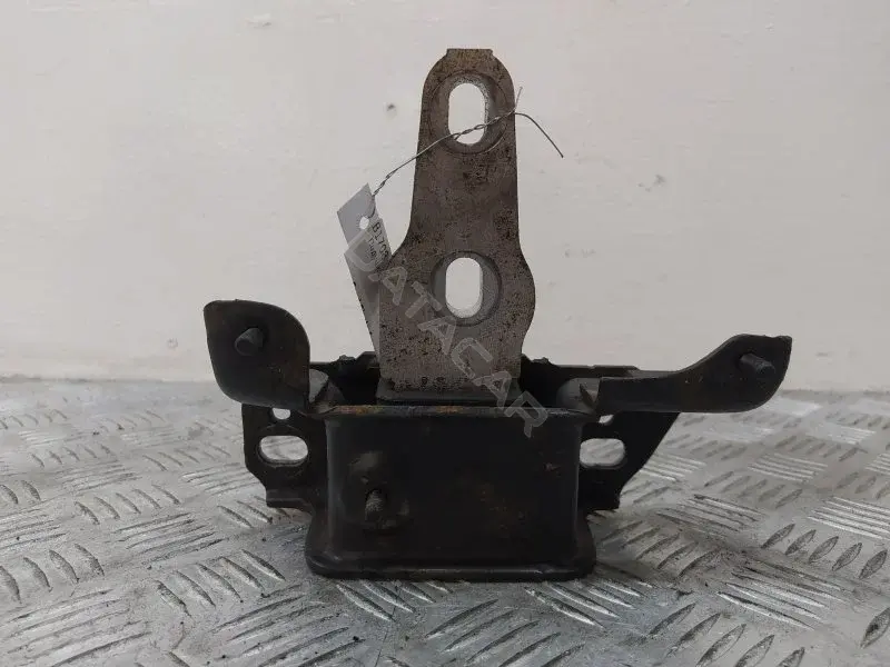 Подушка КПП AV597M121AA