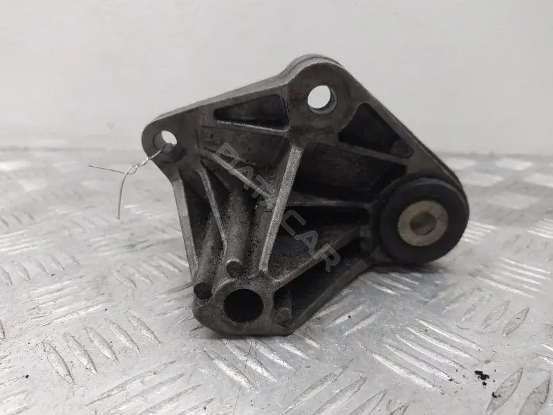 Кронштейн КПП AV616P093NA