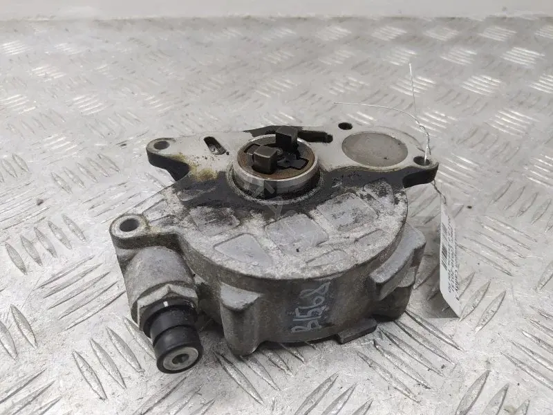Вакуумный насос 03L145100F