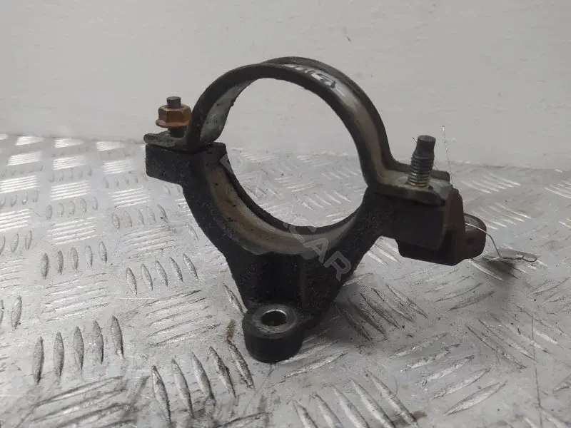 Кронштейн полуоси AV613K305CA