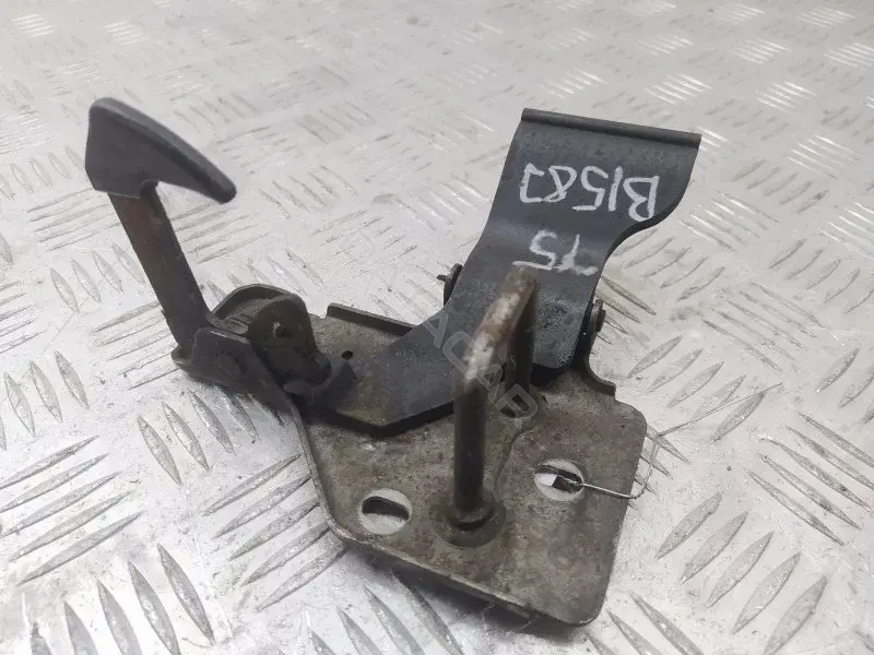 Замок капота 7H0823480E