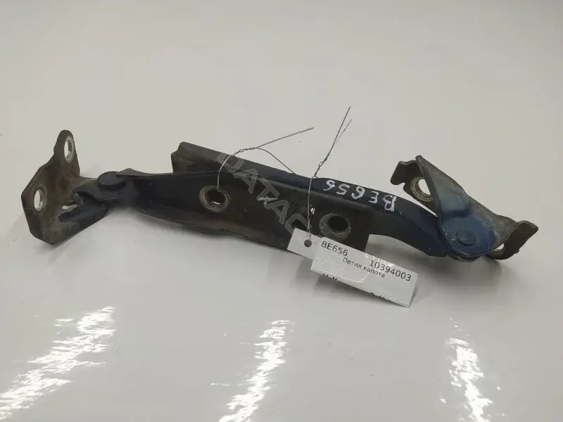 Петля капота 1J0823302A