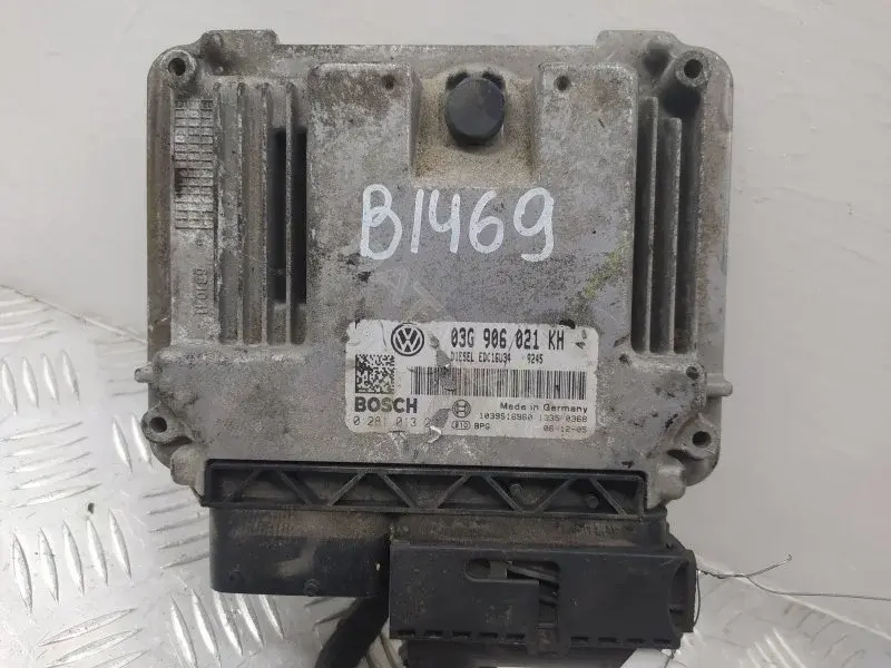 Блок управления двигателем 03G906021KH