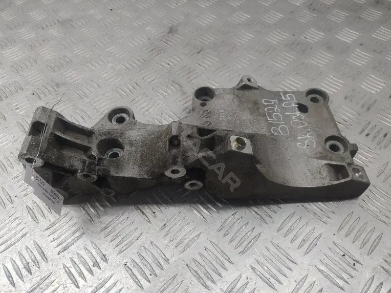 Кронштейн компрессора кондиционера 03G903143A