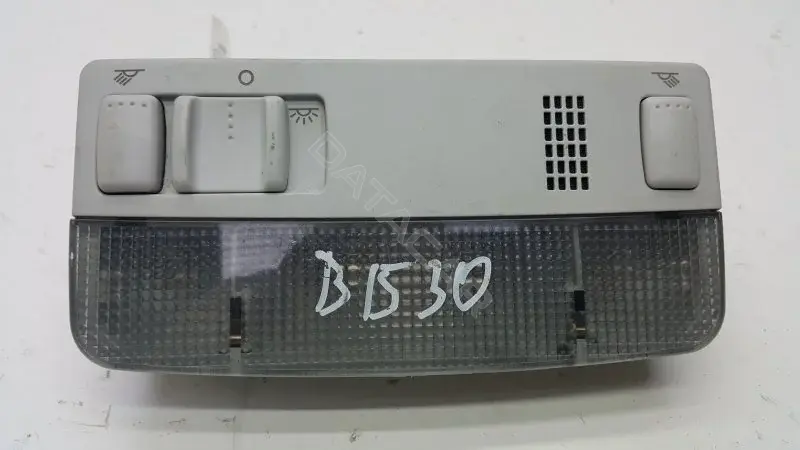 Плафон освещения салона 3B0947105