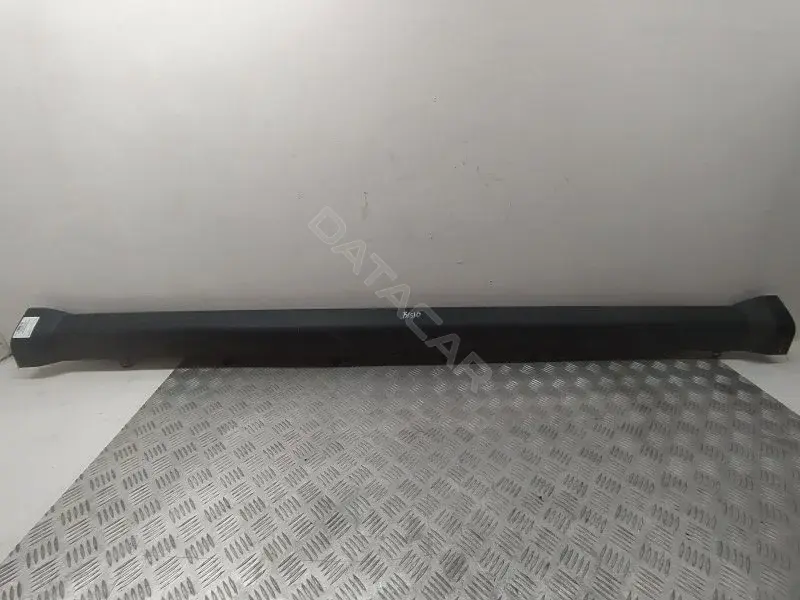 Накладка на порог 05178149AF