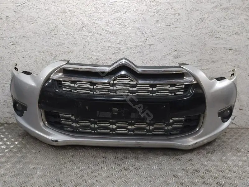 Передний бампер 10386982