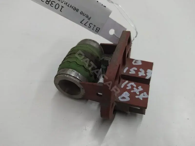 Реле вентилятора 10383911