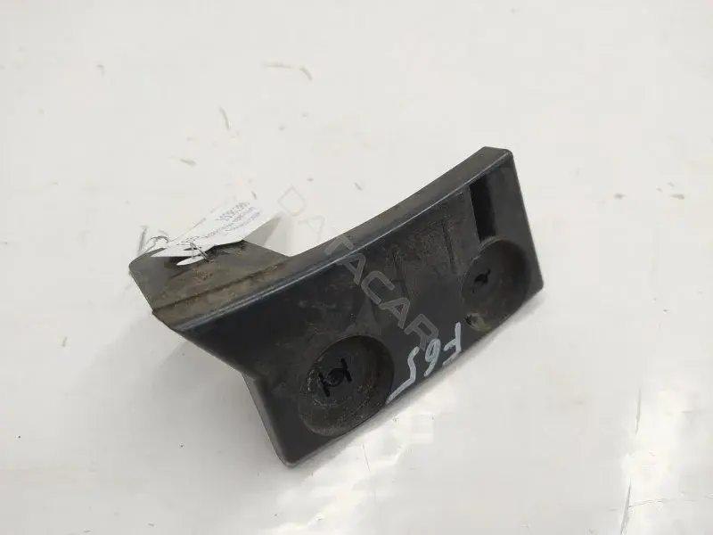 Кронштейн-направляющая бампера KD5351U44
