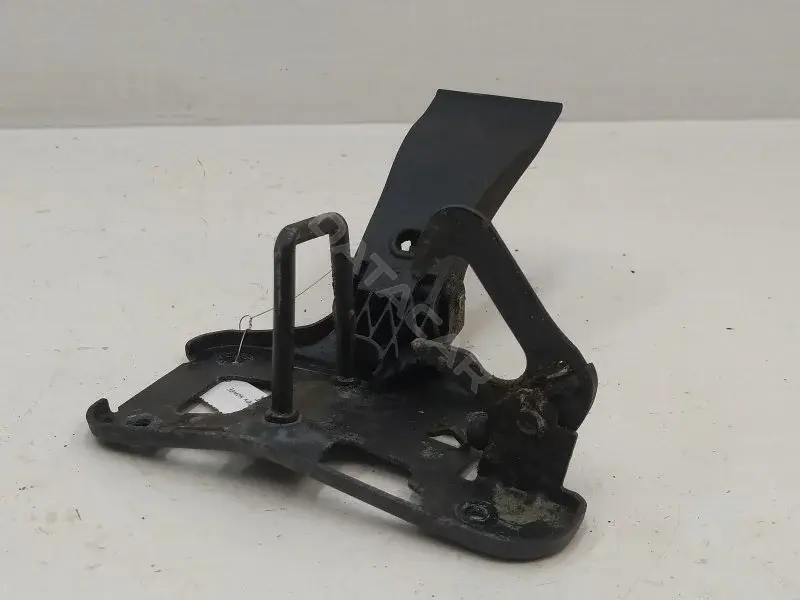 Замок капота 8T0823480