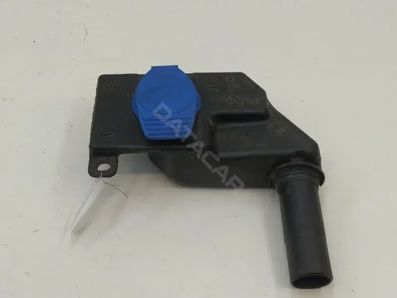 Горловина бачка омывателя 8T2955463B