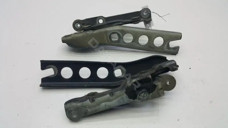 Петля капота 1Z0823301C