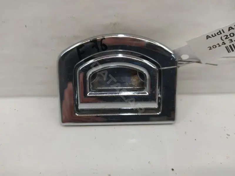 Кронштейн полки багажника 1K0864203