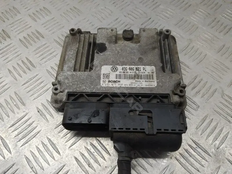 Блок управления двигателем 03G906021PL