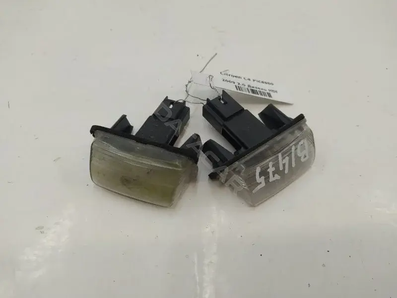 Фонарь подсветки номерного знака 10379046