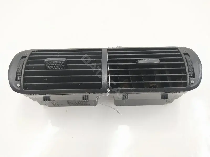 Дефлектор обдува салона 8L0820951