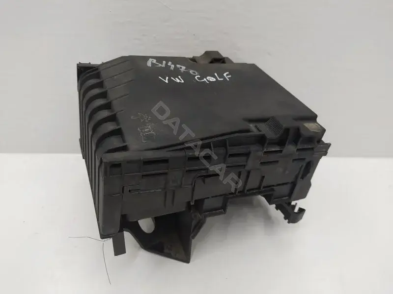 Блок предохранителей 1K0937125D