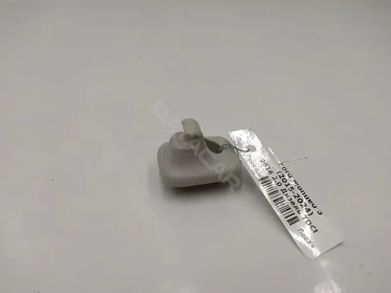 Крепление (крючок) солнцезащитного козырька DS73F041K16