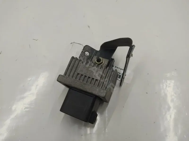 Реле свечей накала 7700115078