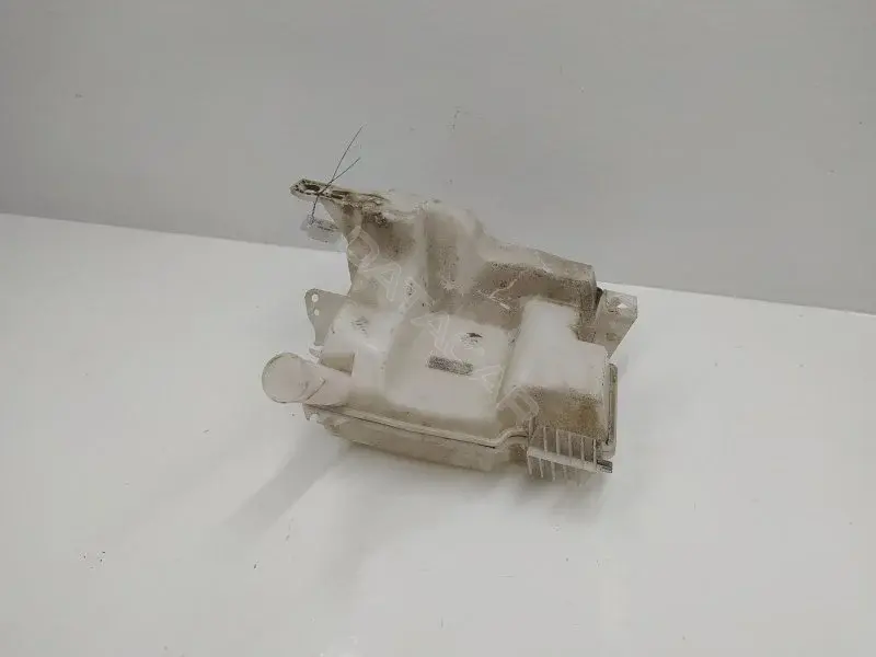 Бачок омывателя BV6117B673AG