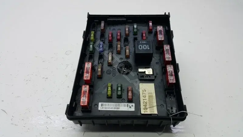 Блок предохранителей L0182454010208