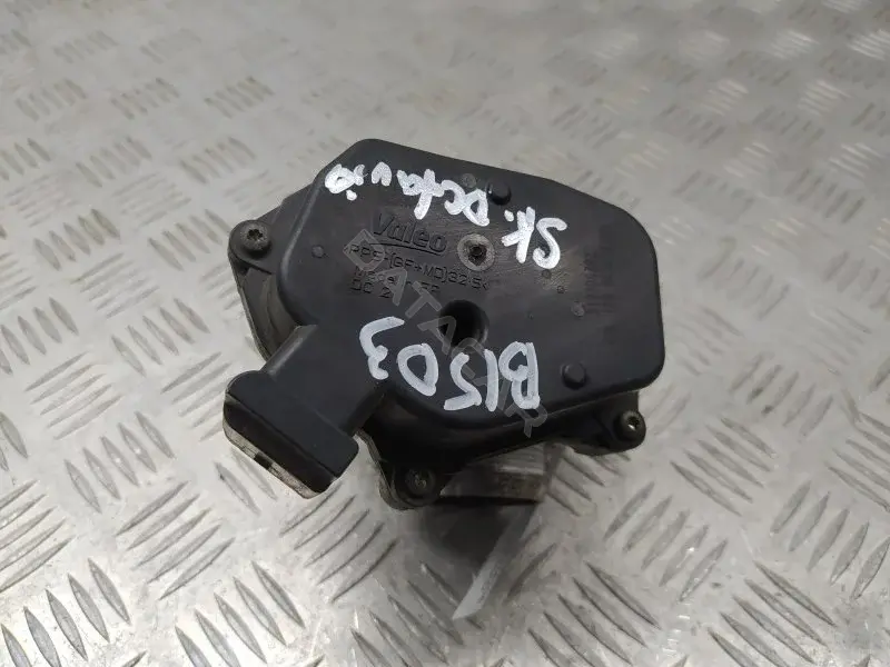 Дроссельная заслонка 03L128063Q