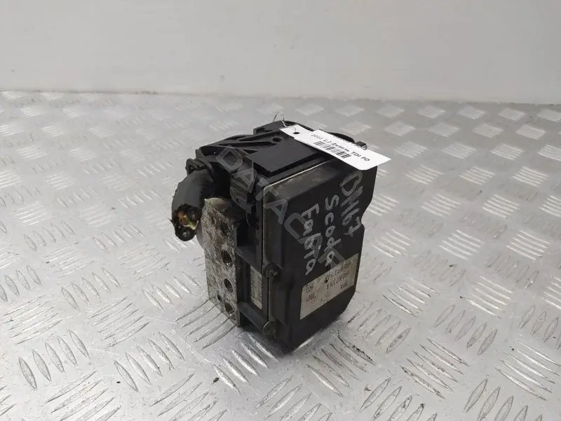 Блок управления АБС 6R0907379S