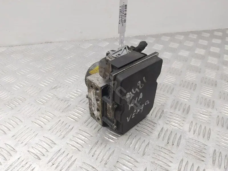 Блок управления АБС 589201P200