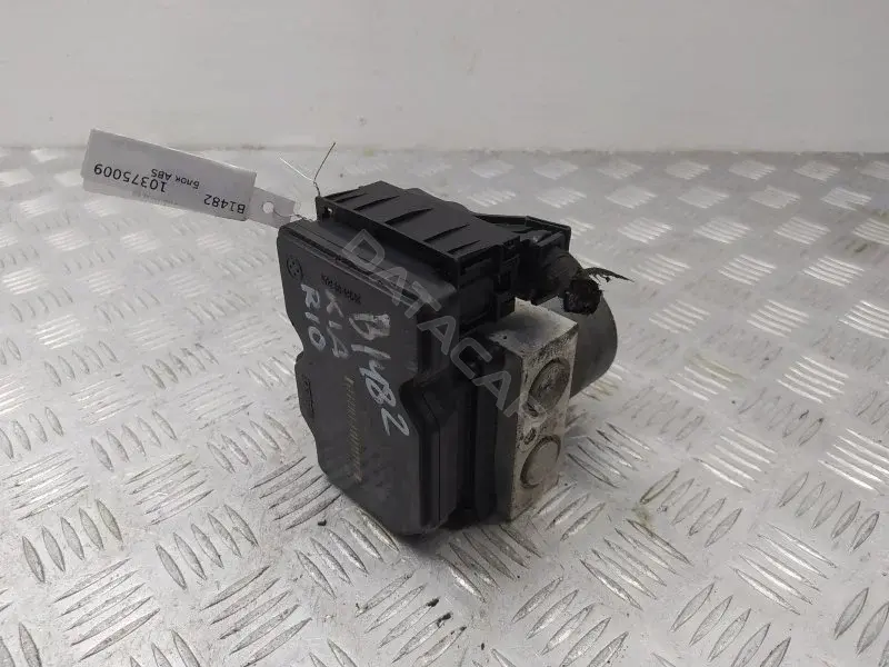 Блок управления АБС 589201W500