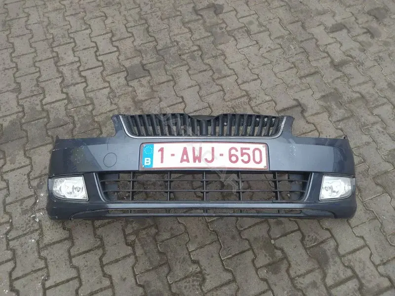 Передний бампер 10374830