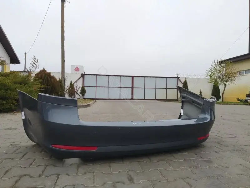 Задний бампер 10374701