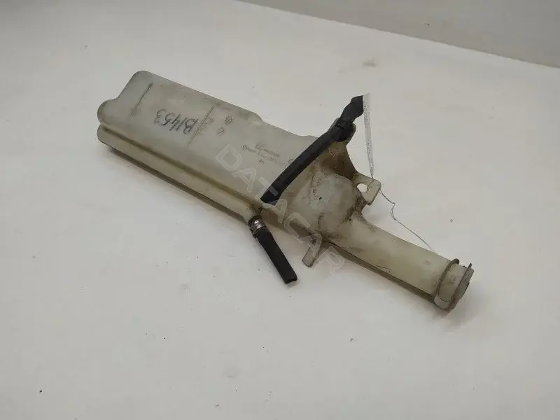Расширительный бачок MN130400