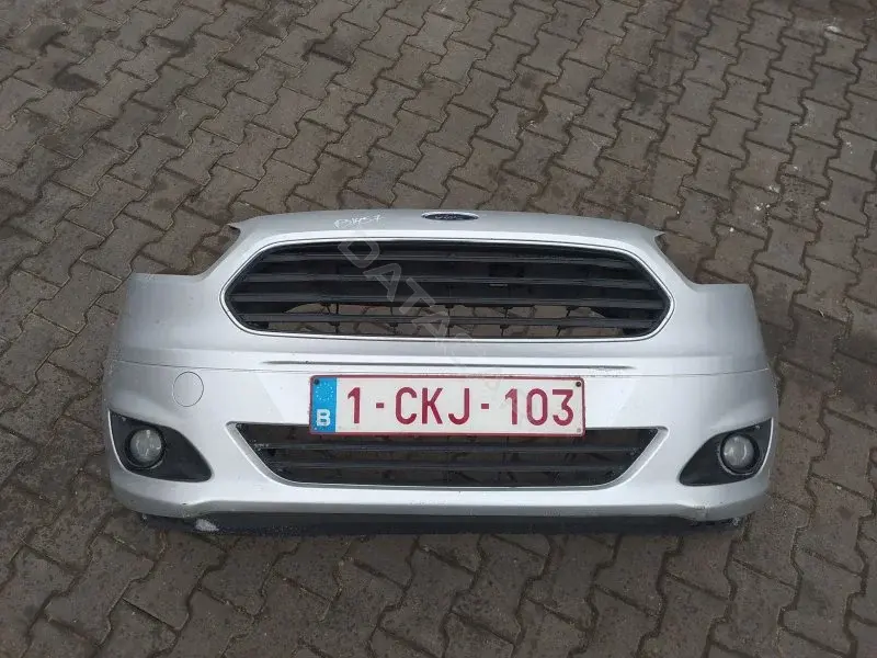 Передний бампер 10373778