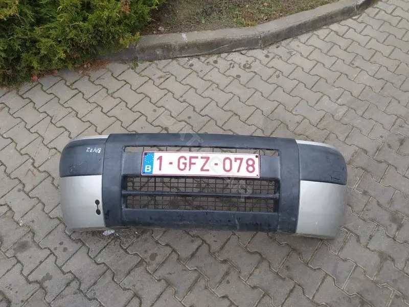 Передний бампер 10373712