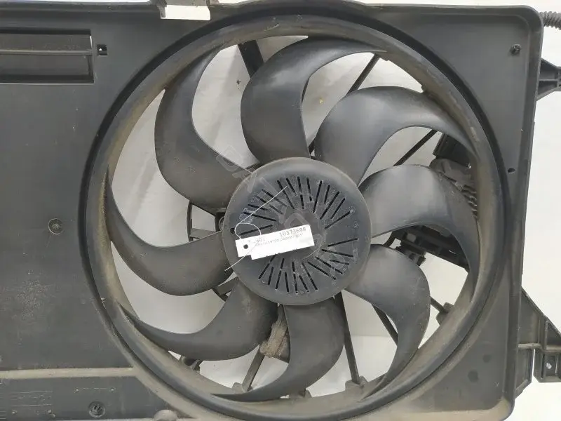 Вентилятор радиатора 8V618C607E
