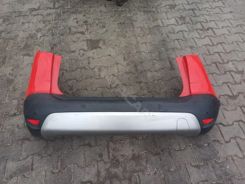 Задний бампер 39097394