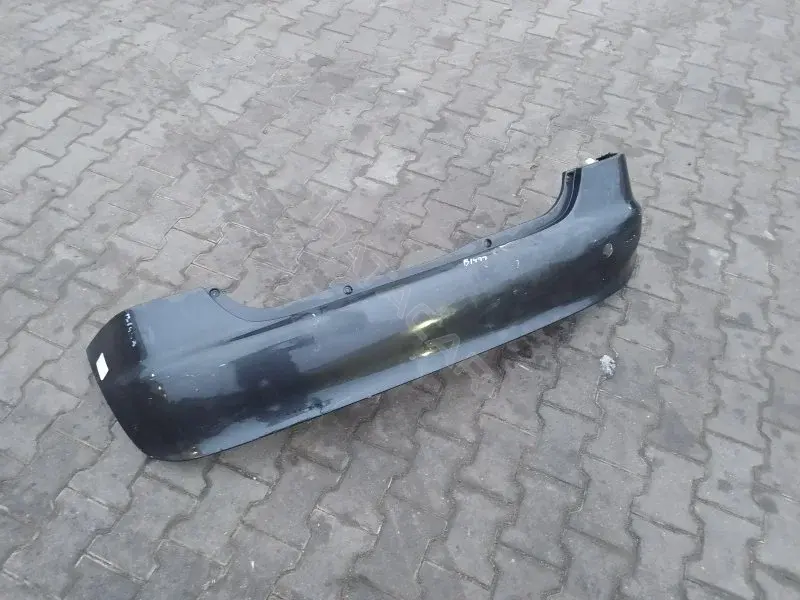 Задний бампер 10373552