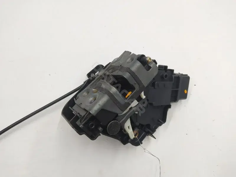 Замок двери 3M5AR21812AK