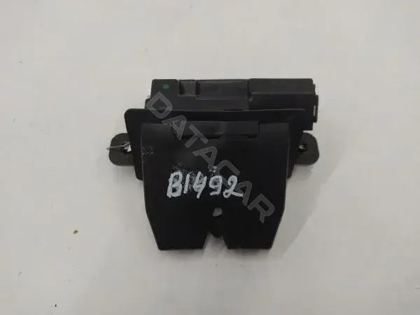 Замок крышки багажника 8A61A442A66BC