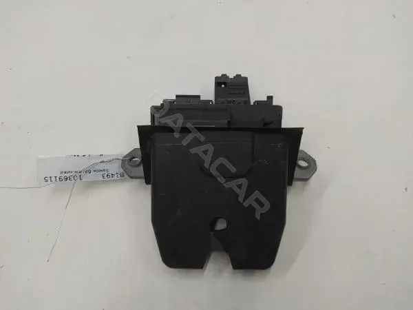 Замок крышки багажника 8M51R442A66DA